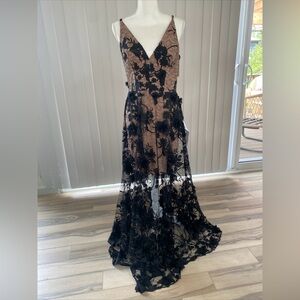 Dress the Population Sidney Deep V-Neck 3D Lace Gown